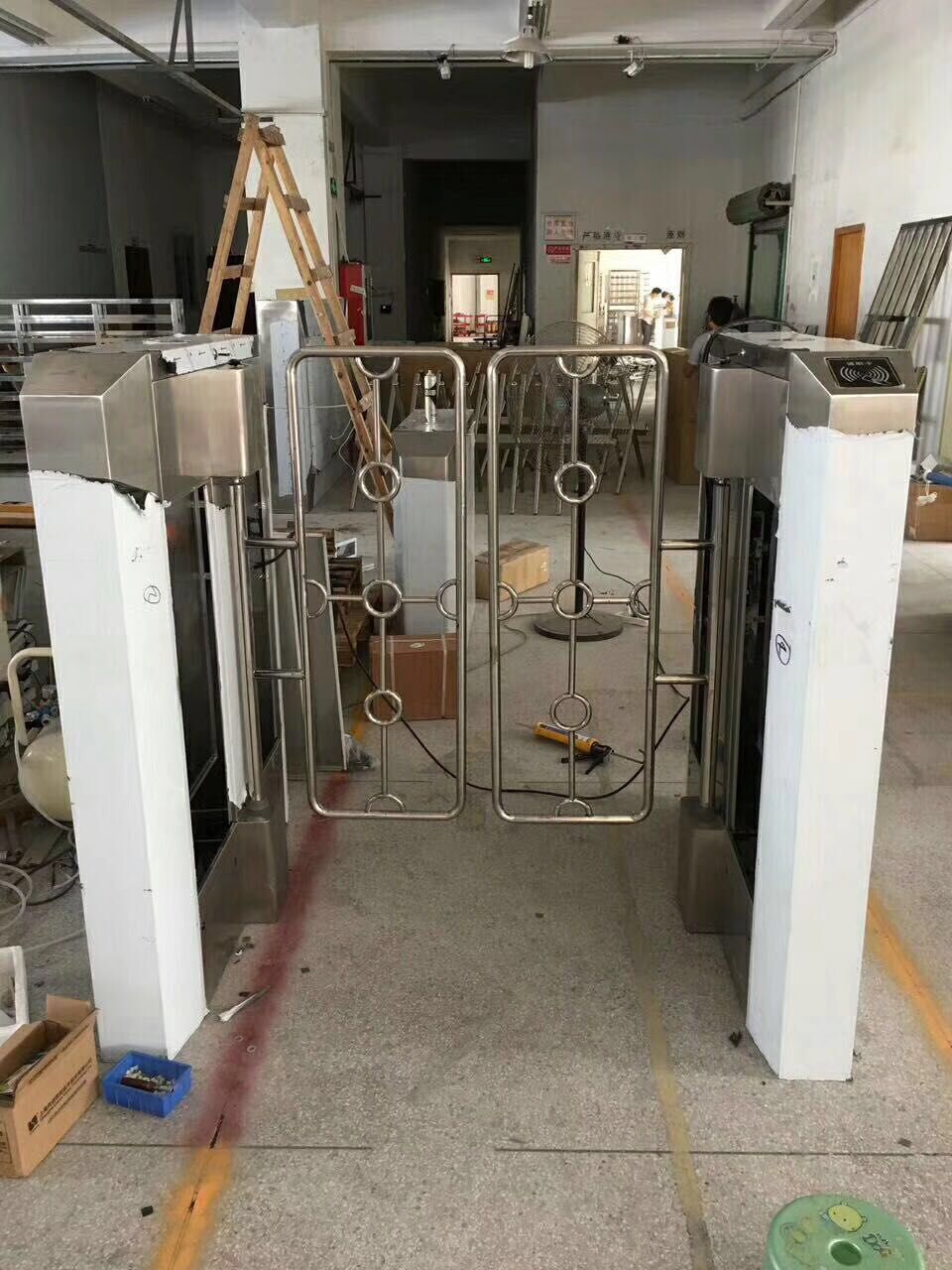 怀集县防跨越摆闸